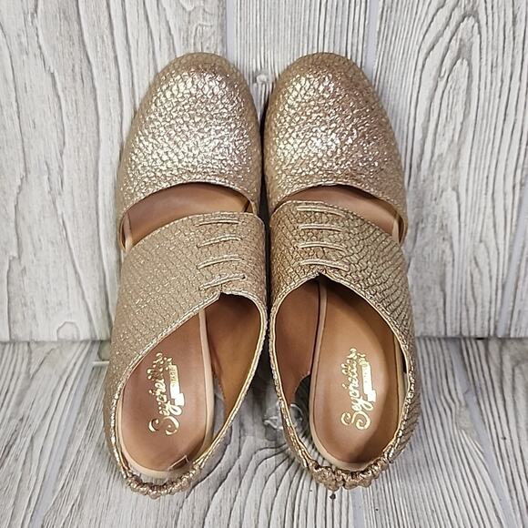 Seychelles Whirl Embossed Gold Metallic Round Toe Pumps Womens Size 6.5 NEW - Picture 7 of 12